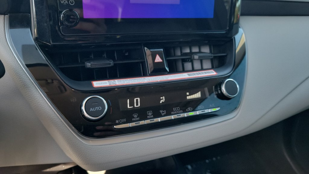 Certified Used 2025  Toyota LE image 15