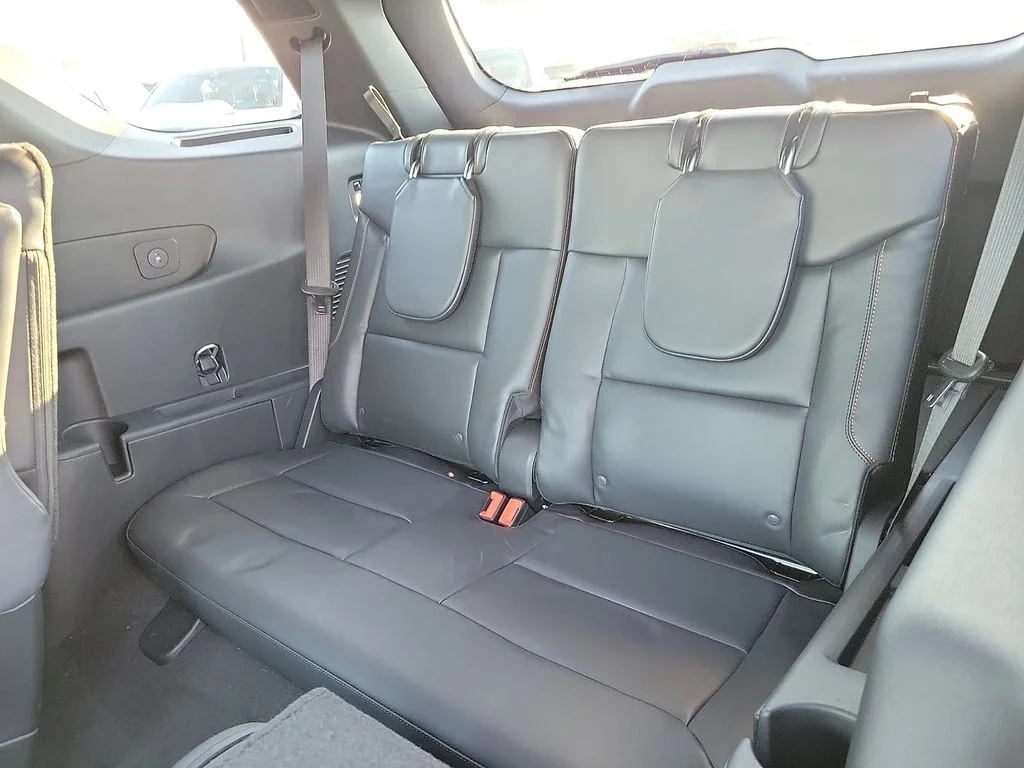 New 2026 Carbonized Gray Metallic Ford Tremor® image 9