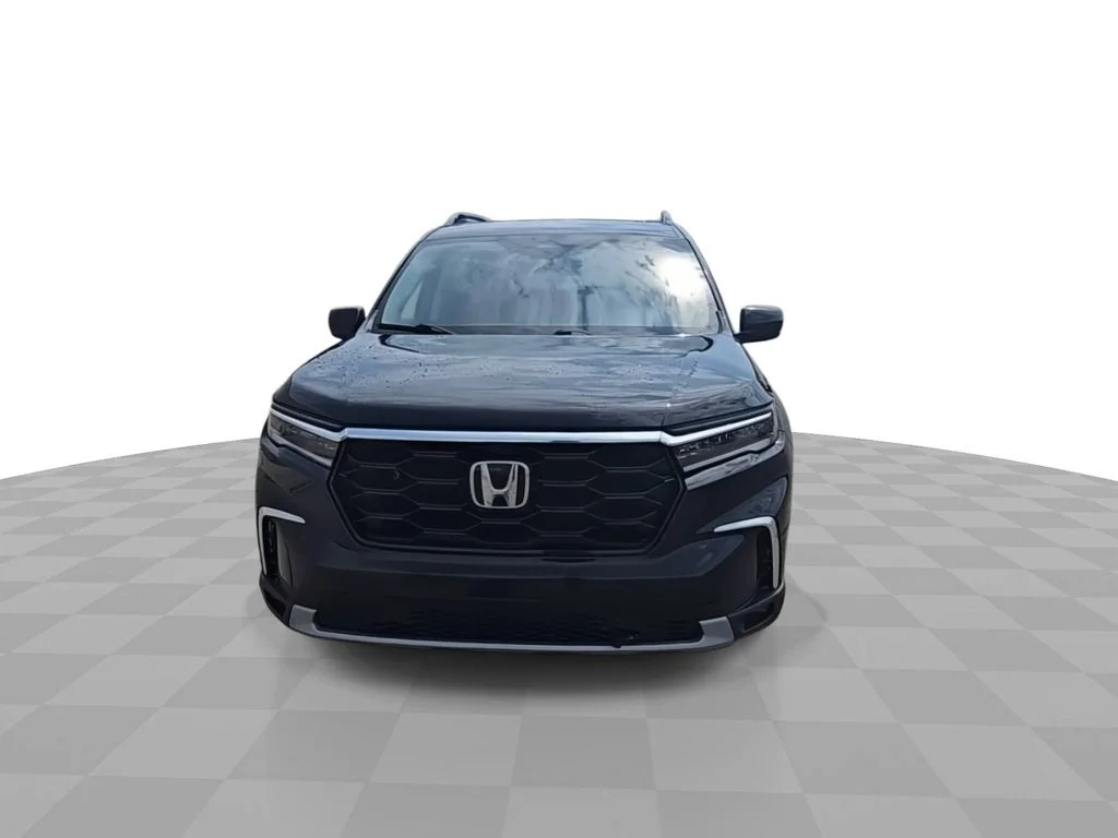 Used 2023  Honda Touring image 3