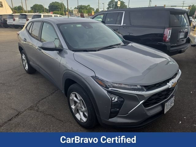 2024 Chevrolet Trax LS's photo