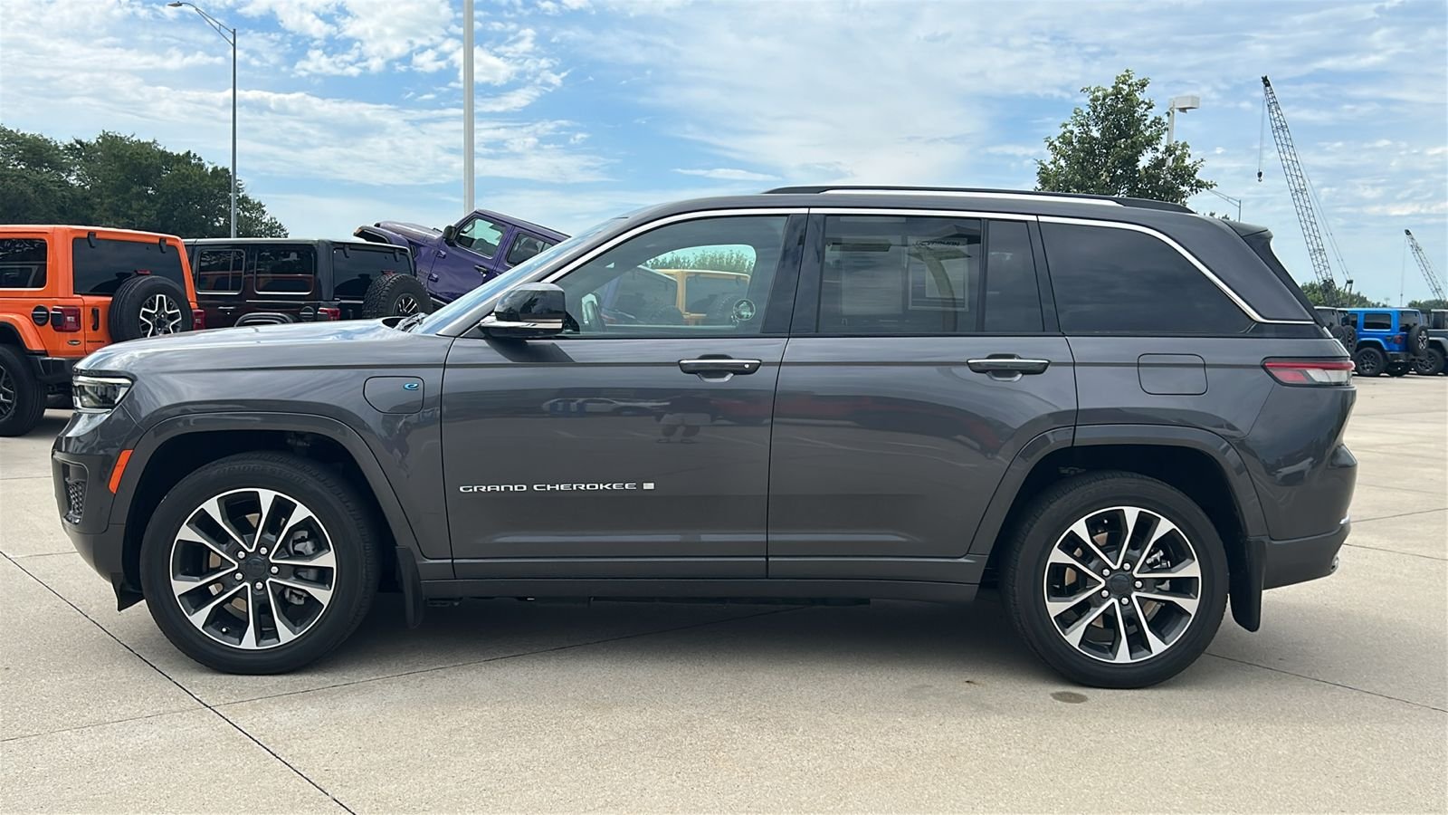 Certified Used 2023 Gray Jeep Overland 4xe image 7