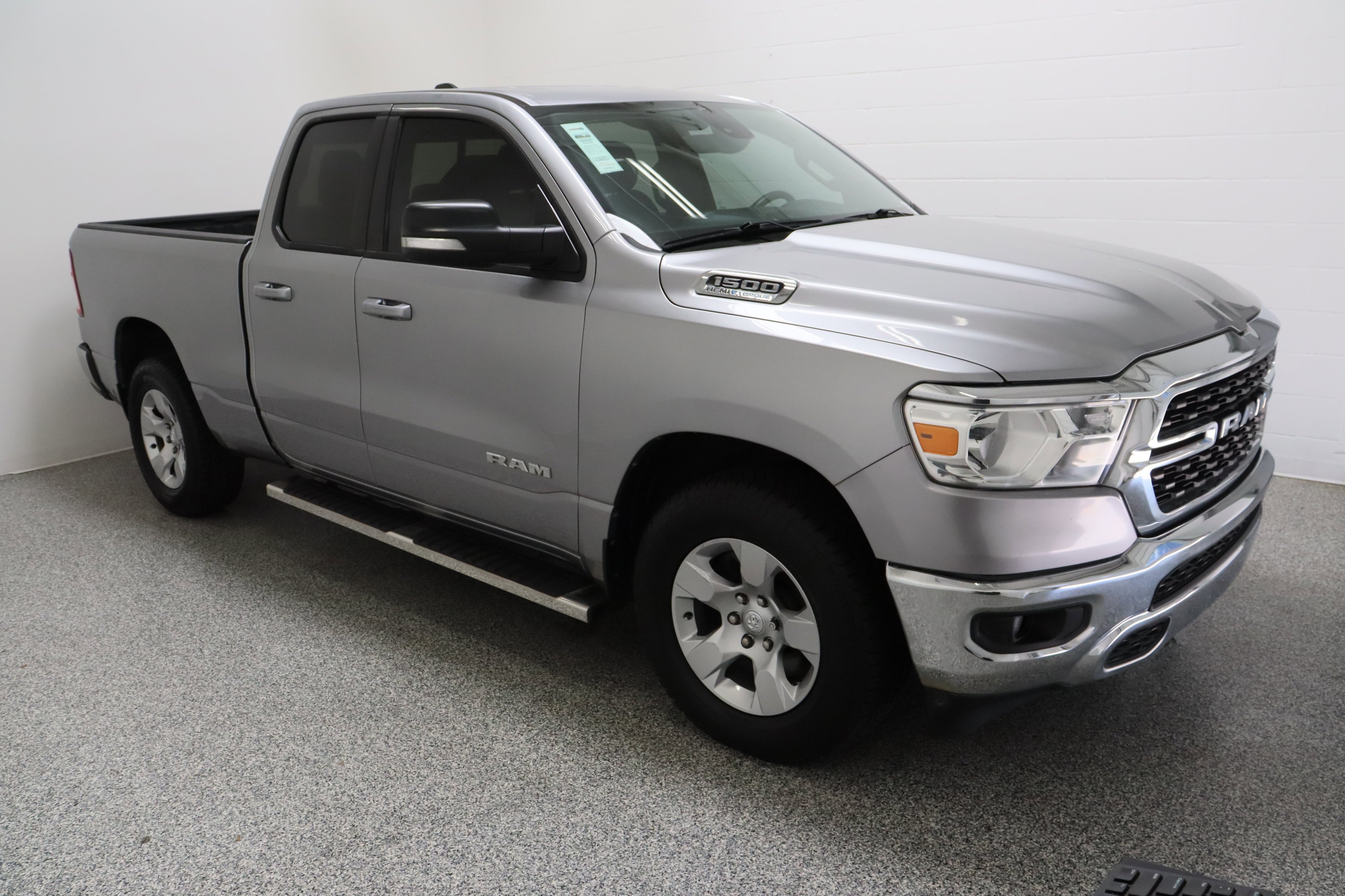 Used 2022 Billet Silver Metallic Clearcoat Ram Lone Star 5.7L image 4
