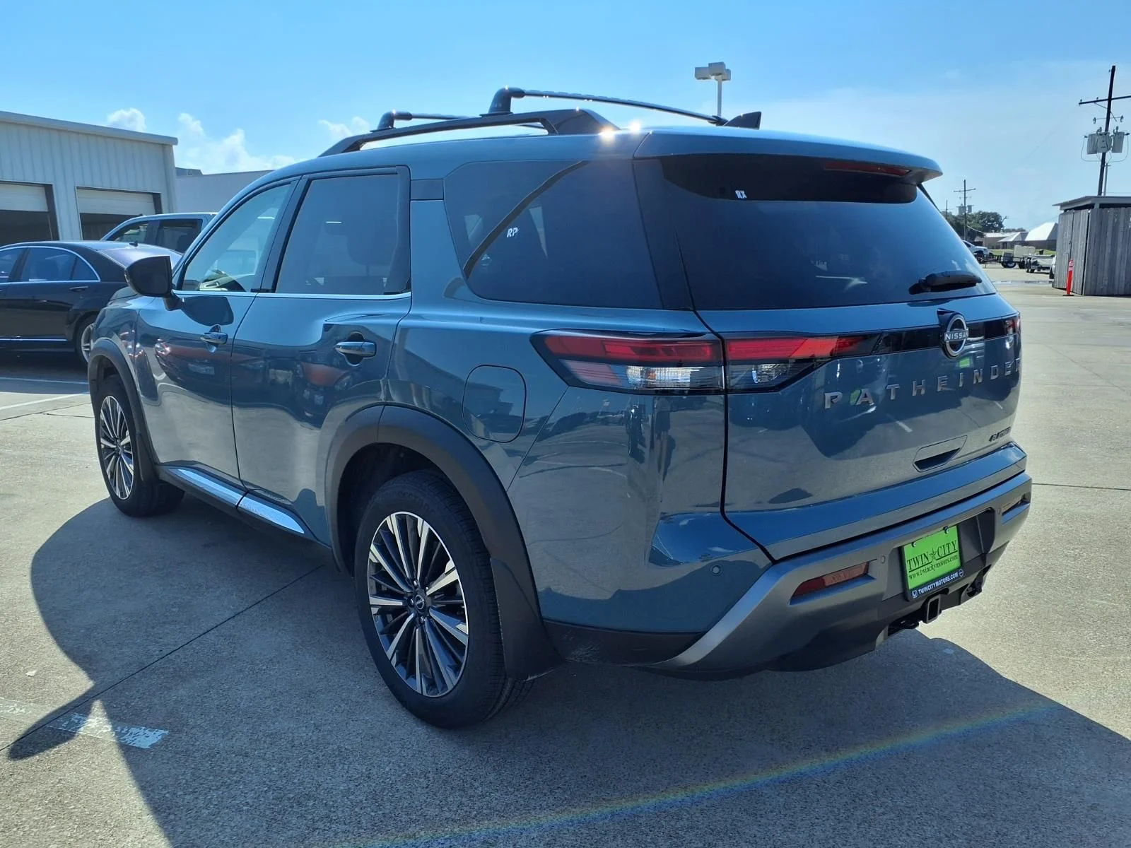 New 2026 Green Nissan Platinum image 2