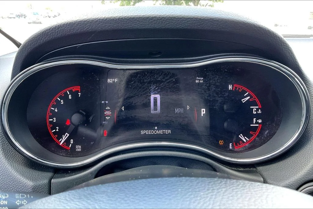 Used 2015 Silver Dodge Limited image 12