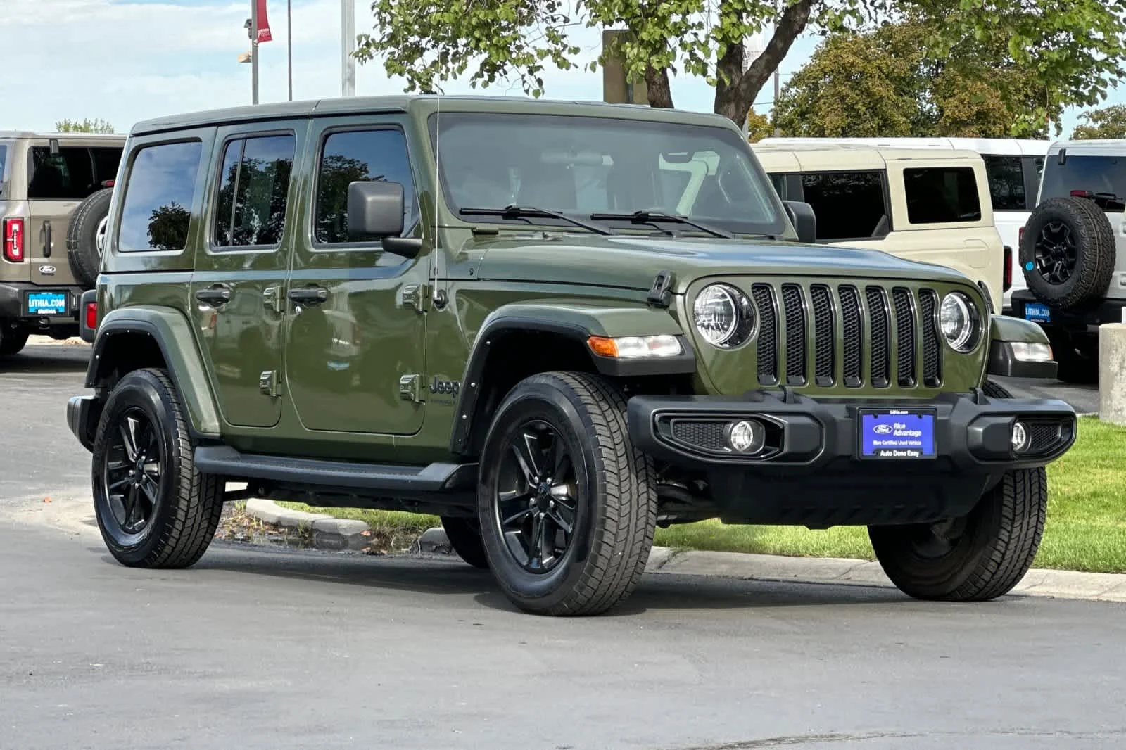 Certified Used 2021 Sarge Green Clearcoat Jeep Unlimited Sahara Altitude image 9