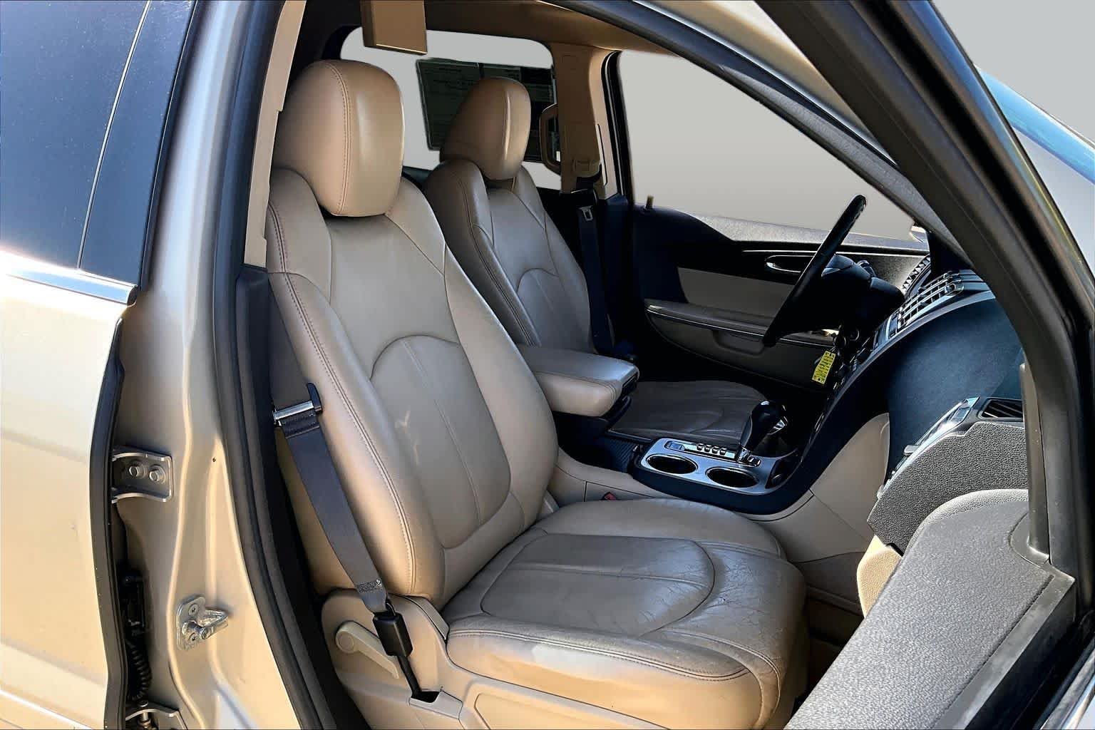 Pre-Owned 2011 GMC Acadia SLT1
