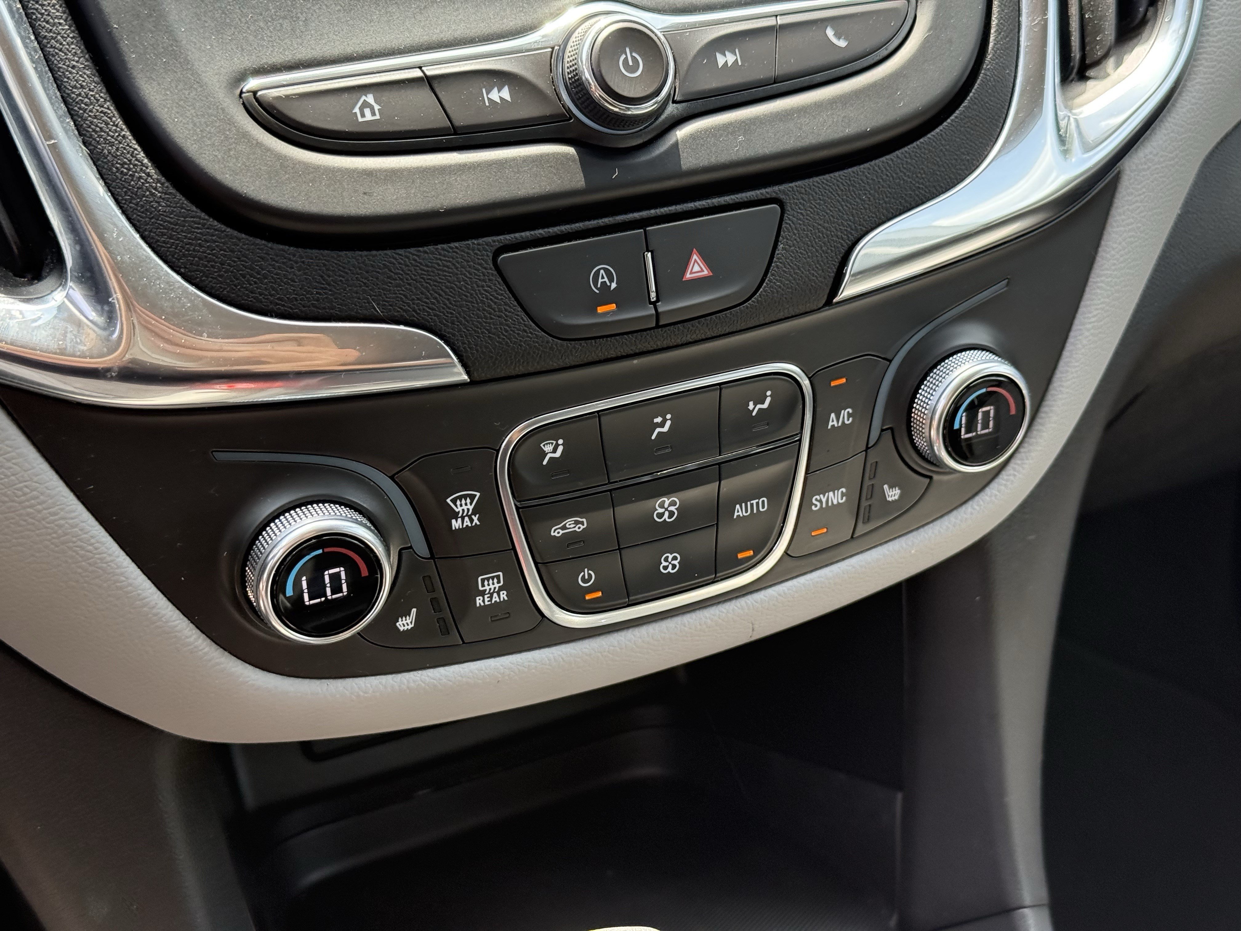 Used 2024 Summit White Chevrolet LT image 22