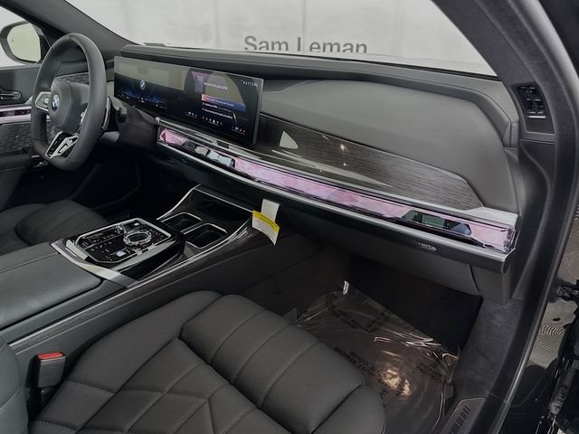 Used 2026 Black BMW 760i xDrive image 31