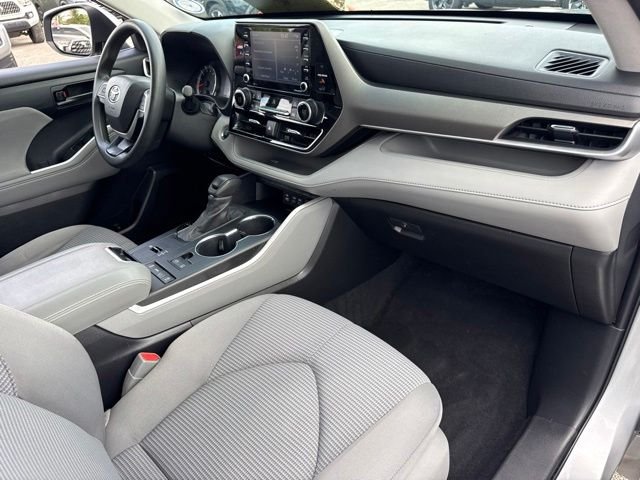 Used 2022 Silver Toyota L image 16