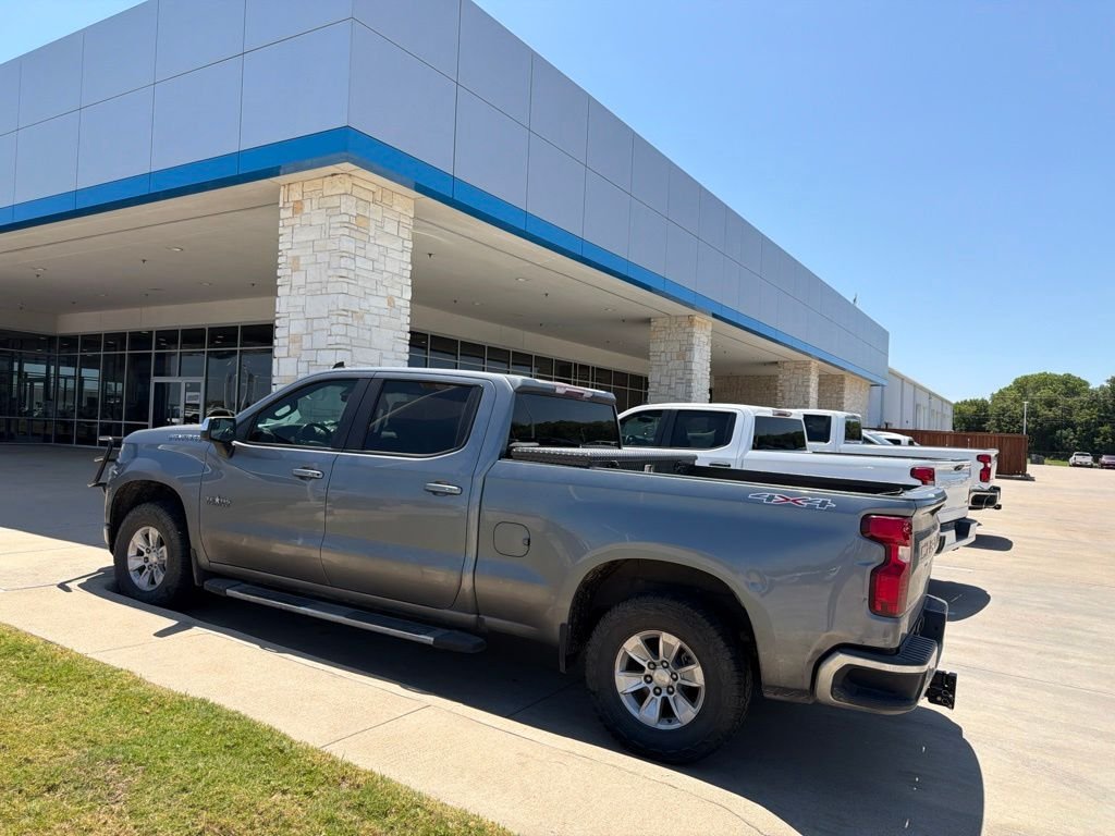 Used 2019 Gray Chevrolet LT image 3