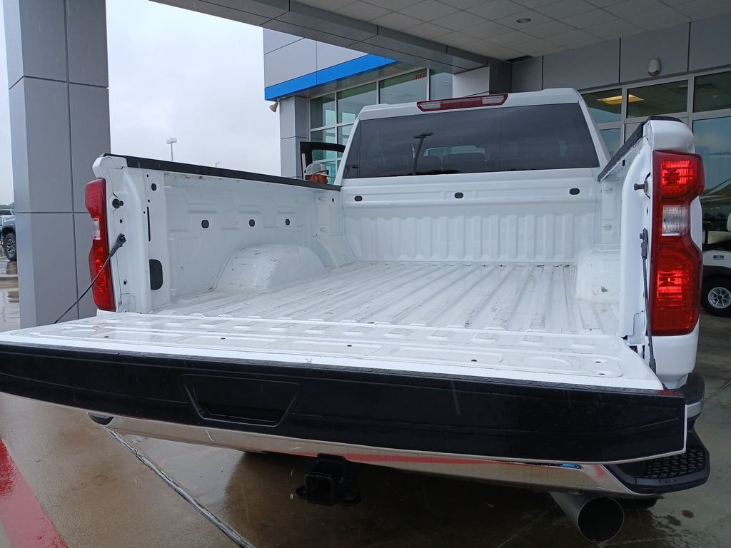Used 2025 White Chevrolet LT image 27