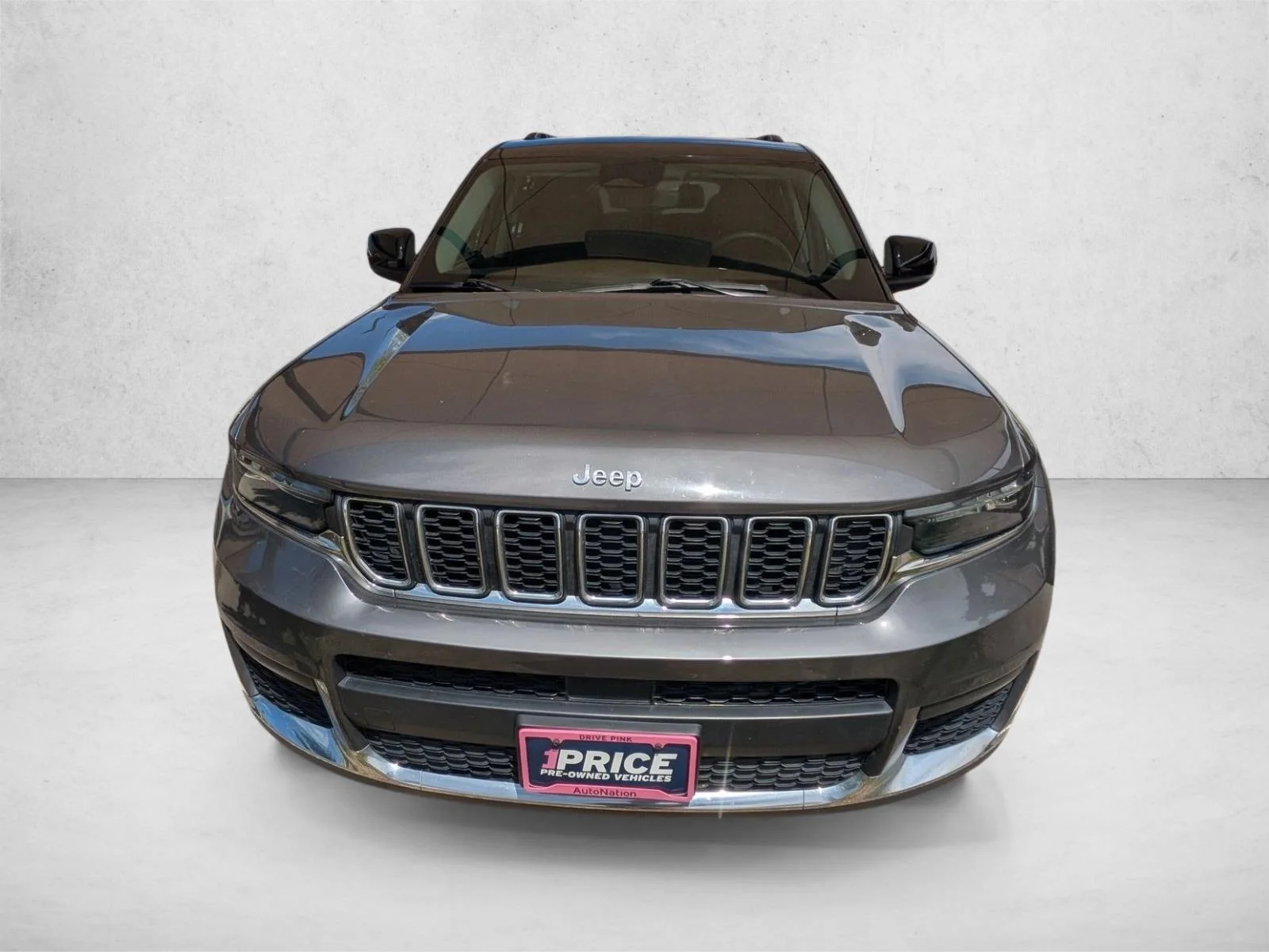 Used 2023 Baltic Gray Metallic Clearcoat Jeep Laredo image 2