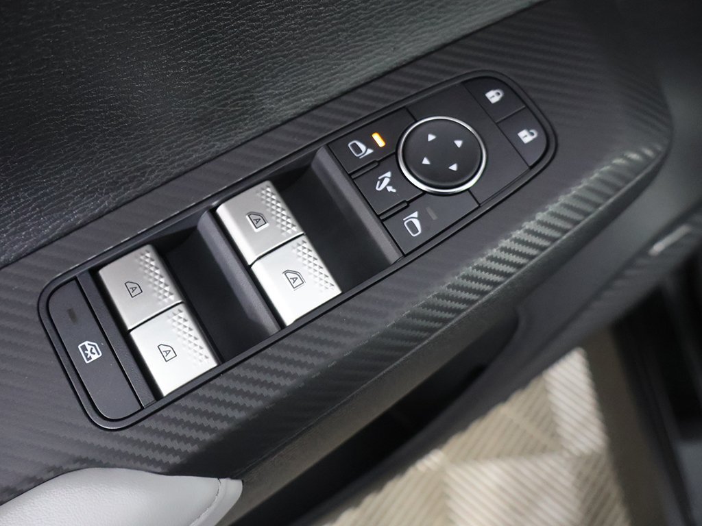 Used 2025 Black Mitsubishi SEL image 39