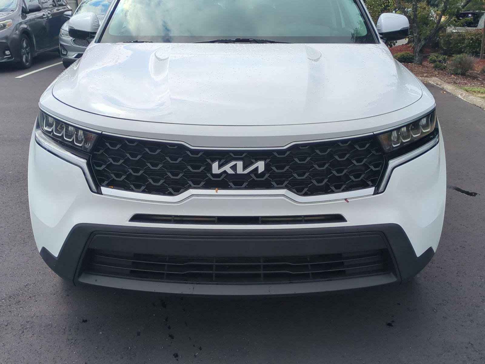 Used 2023 Glacial White Pearl Kia LX image 14