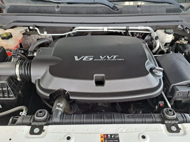 Used 2019 White Chevrolet ZR2 image 33