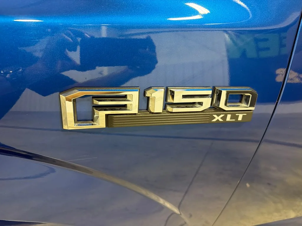 Used 2017 LIGHTNING BLUE Ford XLT image 11