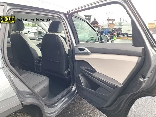 New 2026 Platinum Gray Metallic Volkswagen 1.5T SE image 9