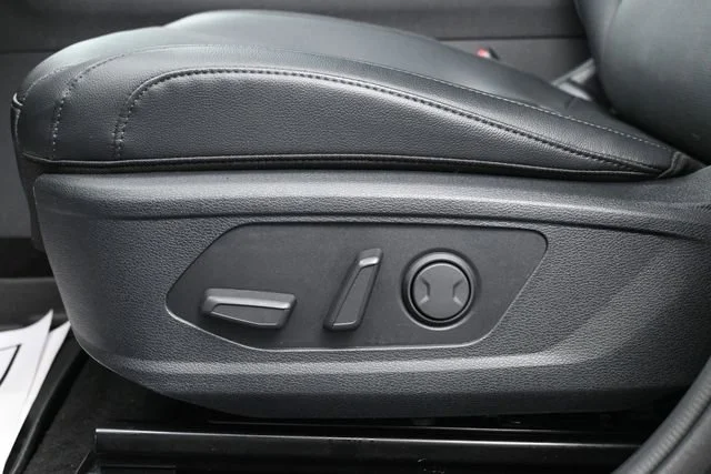 Used 2025 Gravity Gray Kia SX image 11