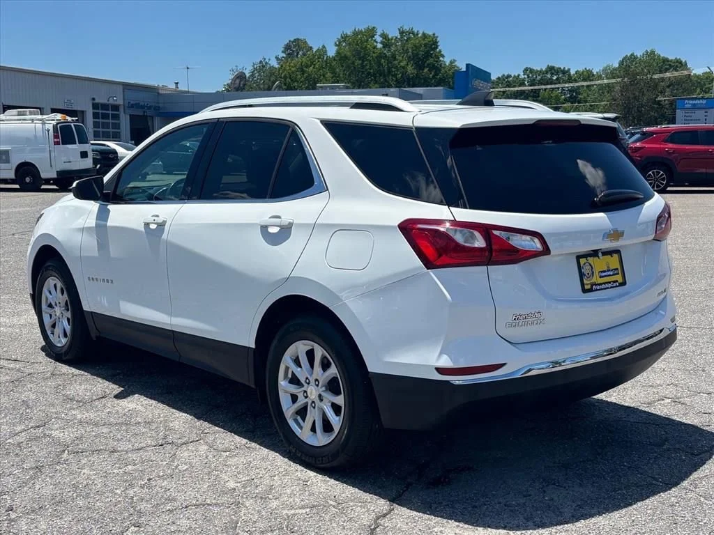 Used 2020 SUMMIT WHITE Chevrolet LT image 24