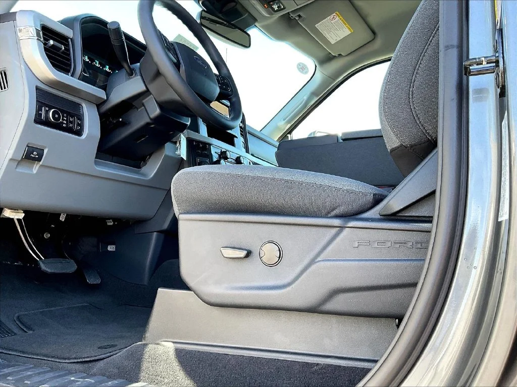 New 2027 Carbonized Gray Metallic Ford F-250® XLT image 41