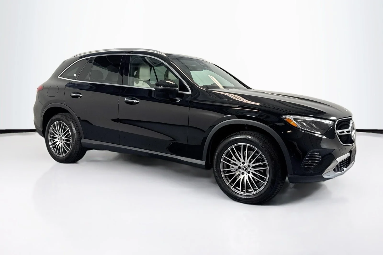 Used 2024 Black Mercedes-Benz GLC 300 image 3