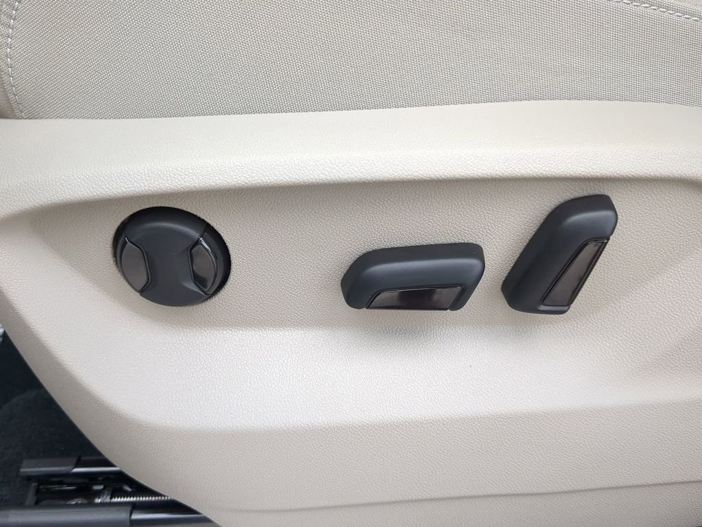 New 2026 Gray Volkswagen 2.0T SE w/Technology image 21