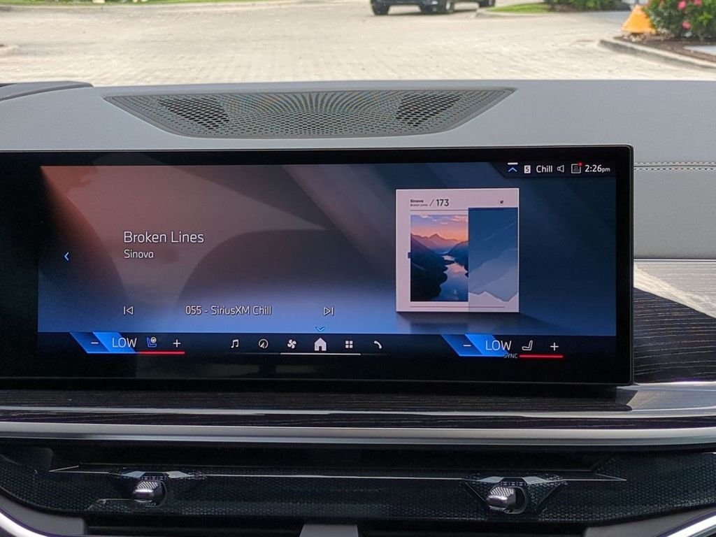 New 2027 Tanzanite Blue II Metallic BMW xDrive40i image 18