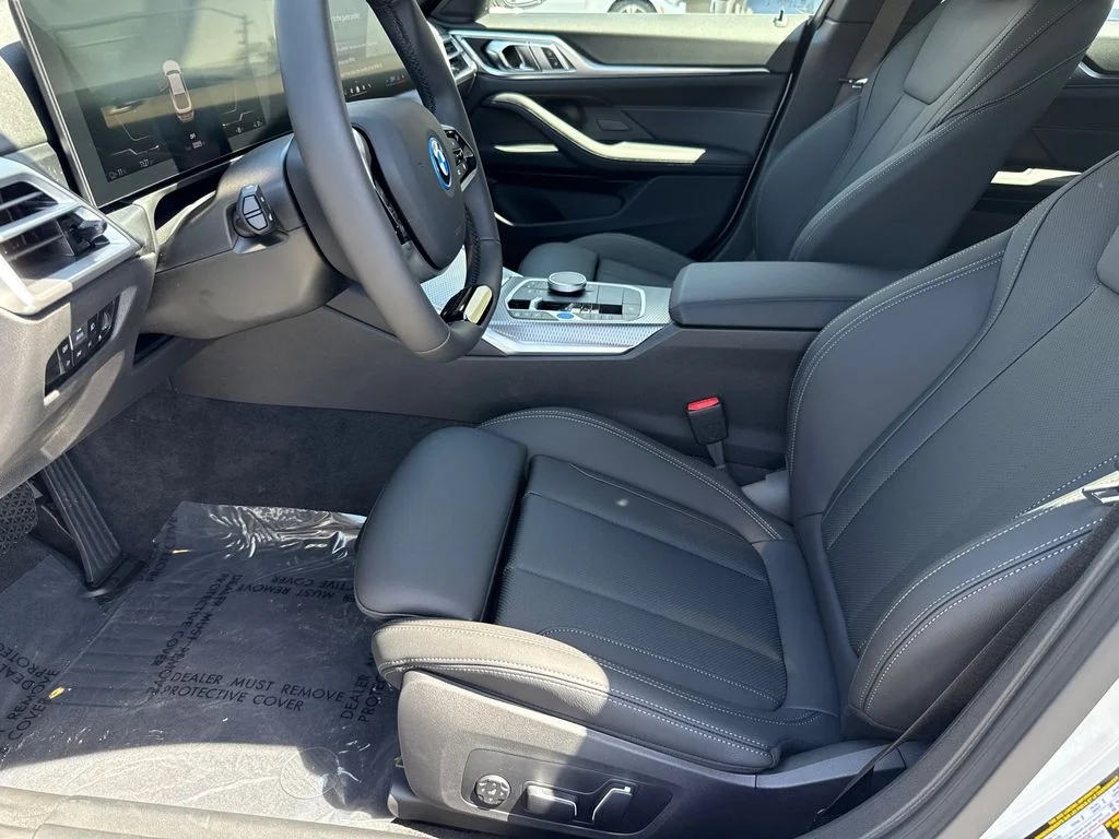 New 2026 White BMW eDrive40 image 26