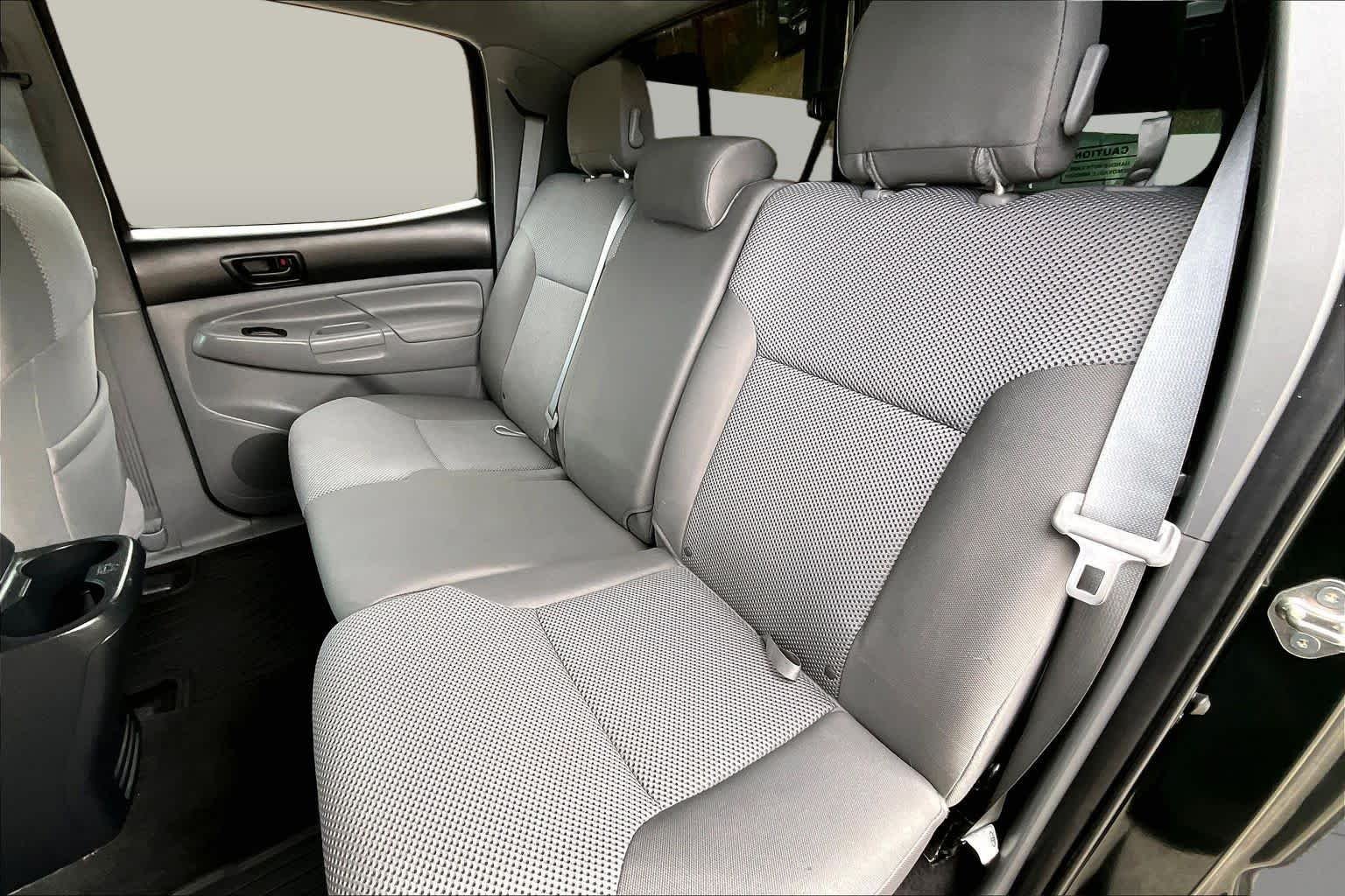 Used 2014 Spruce Mica Toyota  image 20
