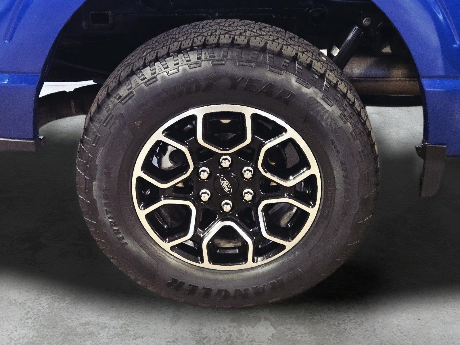 Used 2023 Atlas Blue Ford XLT image 20