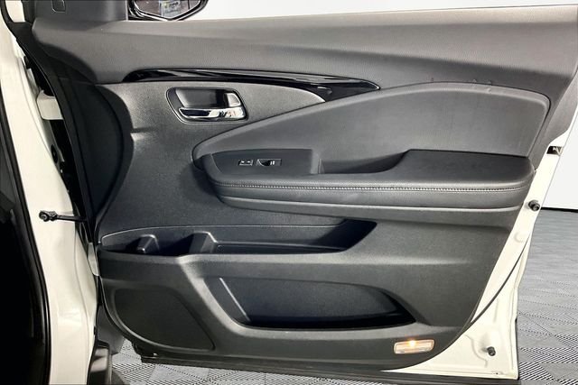 Used 2020  Honda Touring image 28