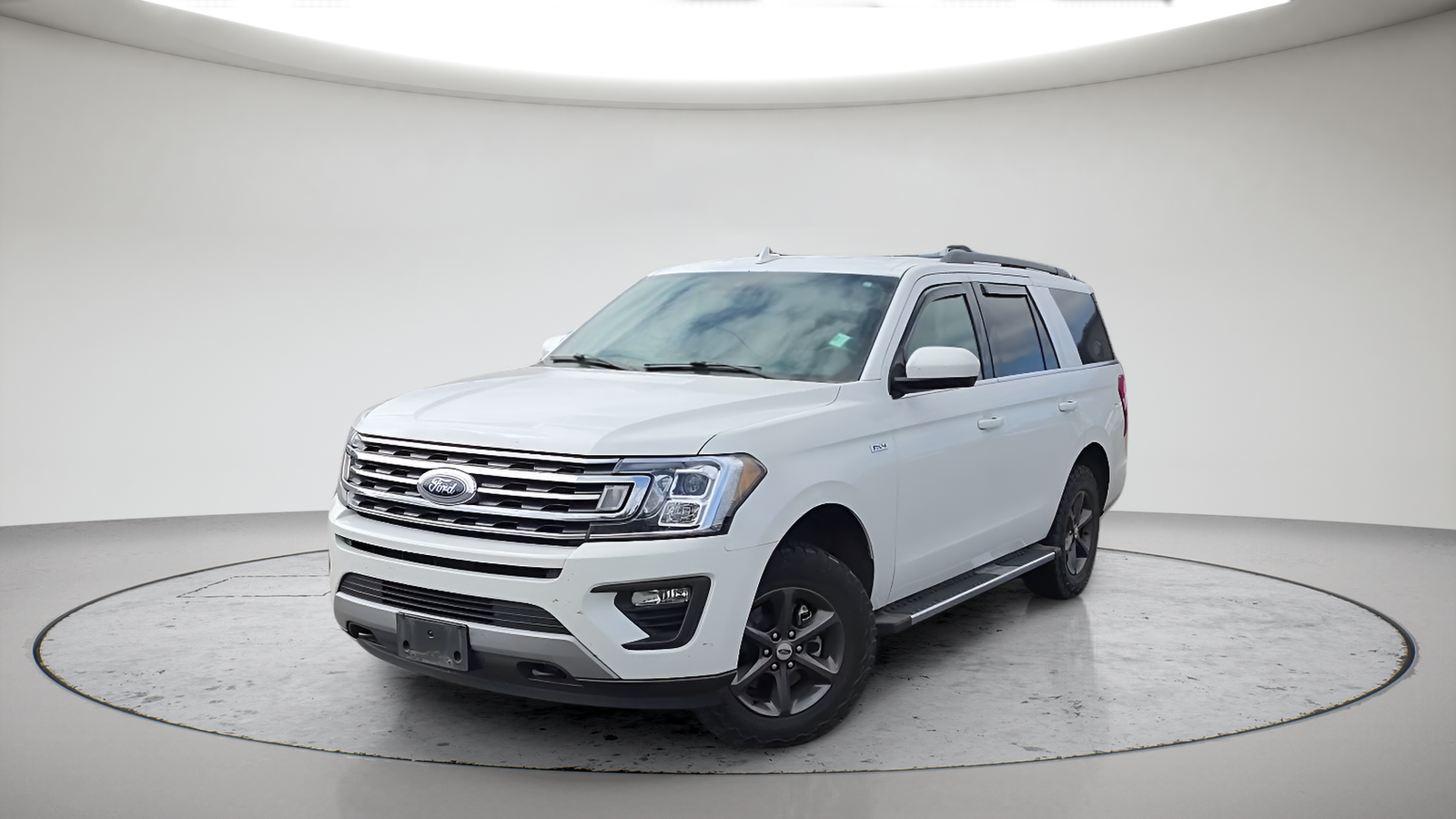Used 2021 White Metallic Ford XLT image 1