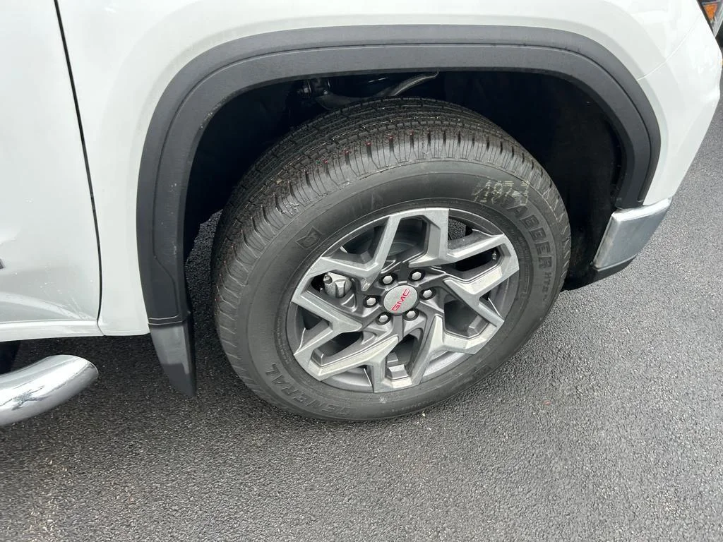 New 2026 Summit White GMC SLE image 20