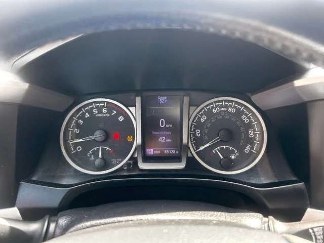 Used 2020 Red Toyota SR5 image 20