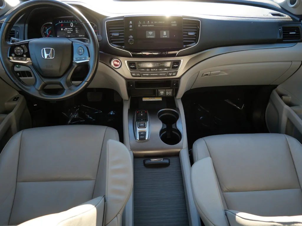 Certified Used 2021 Silver Honda Special Edition image 15