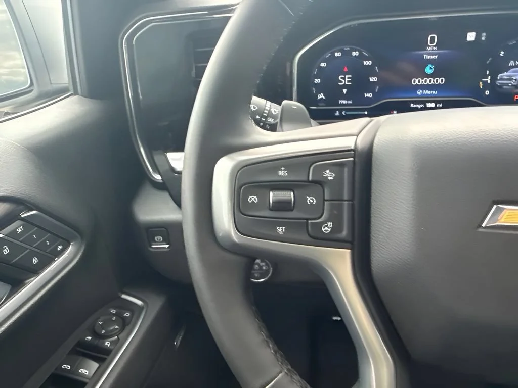 Used 2025 Summit White Chevrolet LTZ image 17