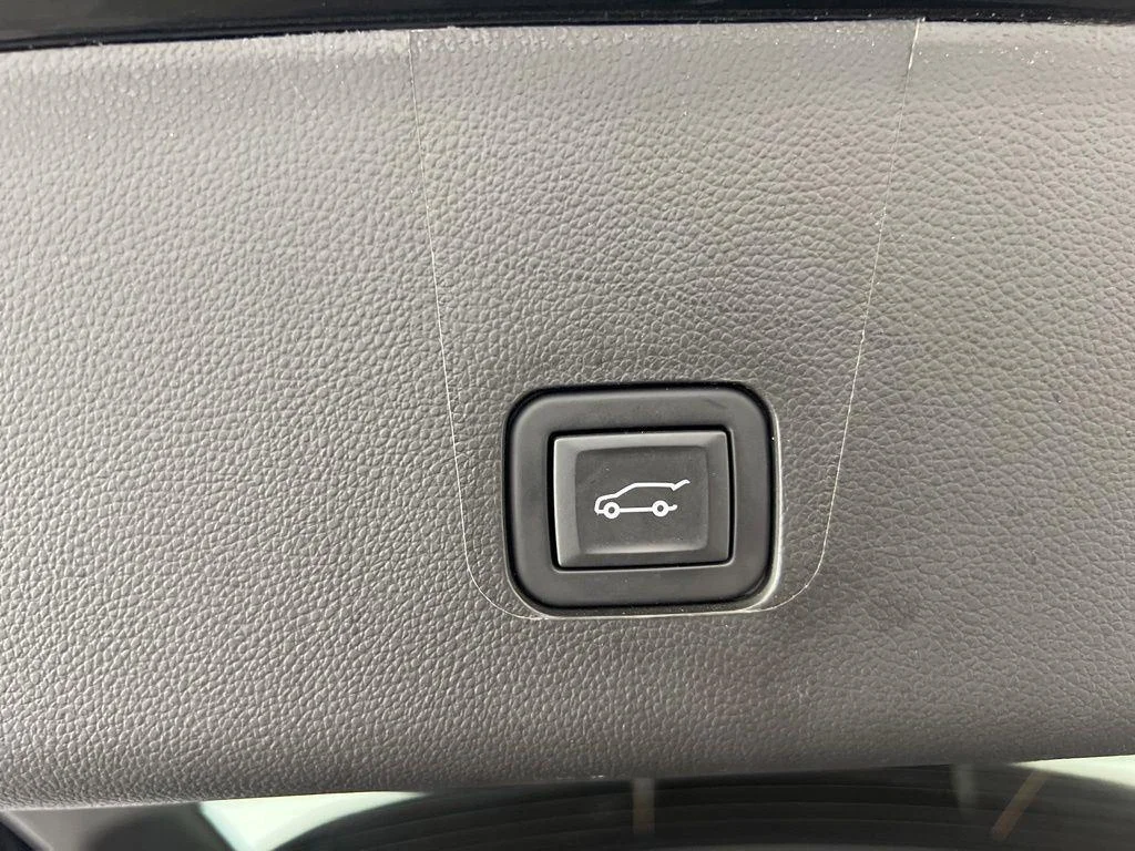 Used 2023 Mosaic Black Metallic Chevrolet LT Cloth image 22