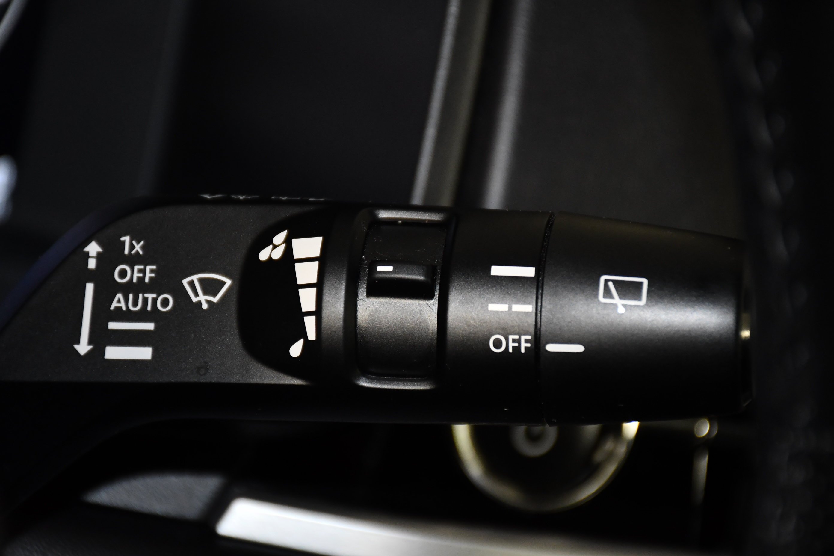 Certified Used 2024 Black Diamond Mitsubishi SE image 23