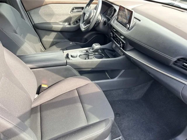 Used 2023 White Nissan S image 22