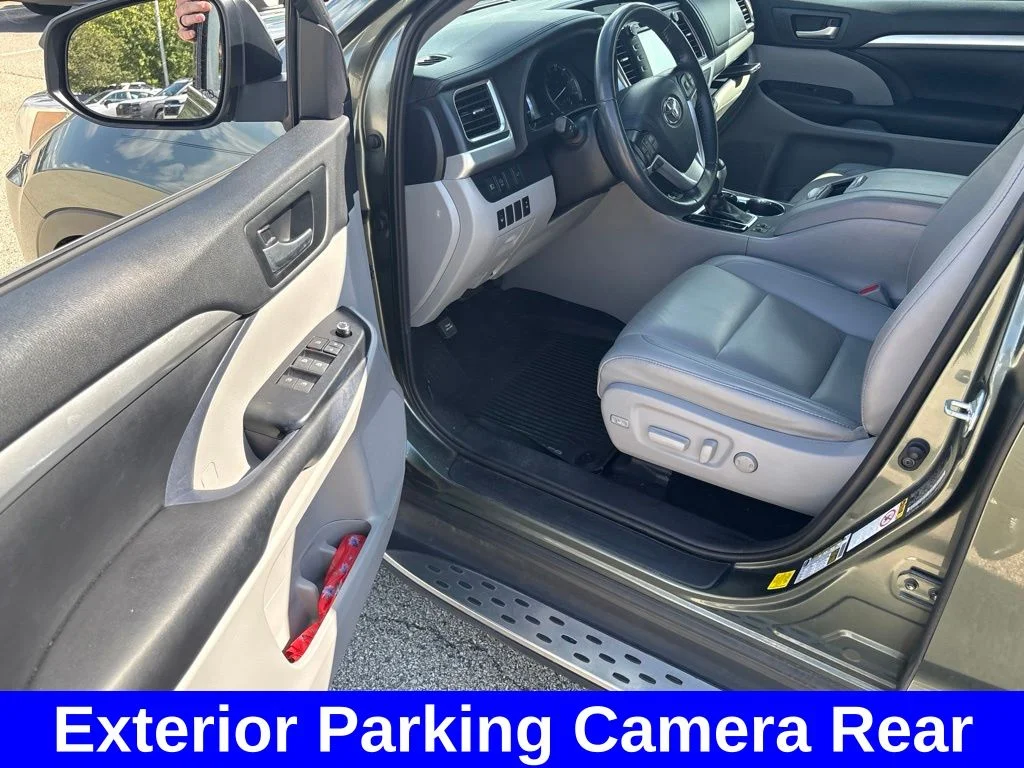 Used 2019 Green Toyota XLE image 14