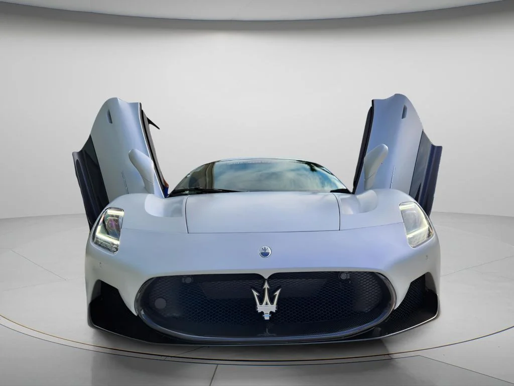 New 2022  Maserati  image 8