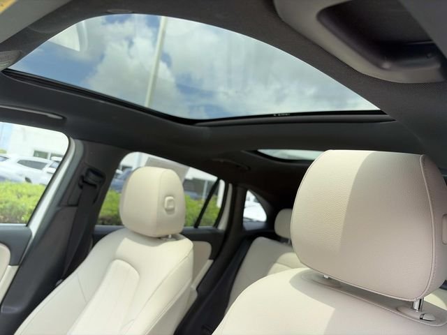 Used 2025  Mercedes-Benz GLA 250 image 21