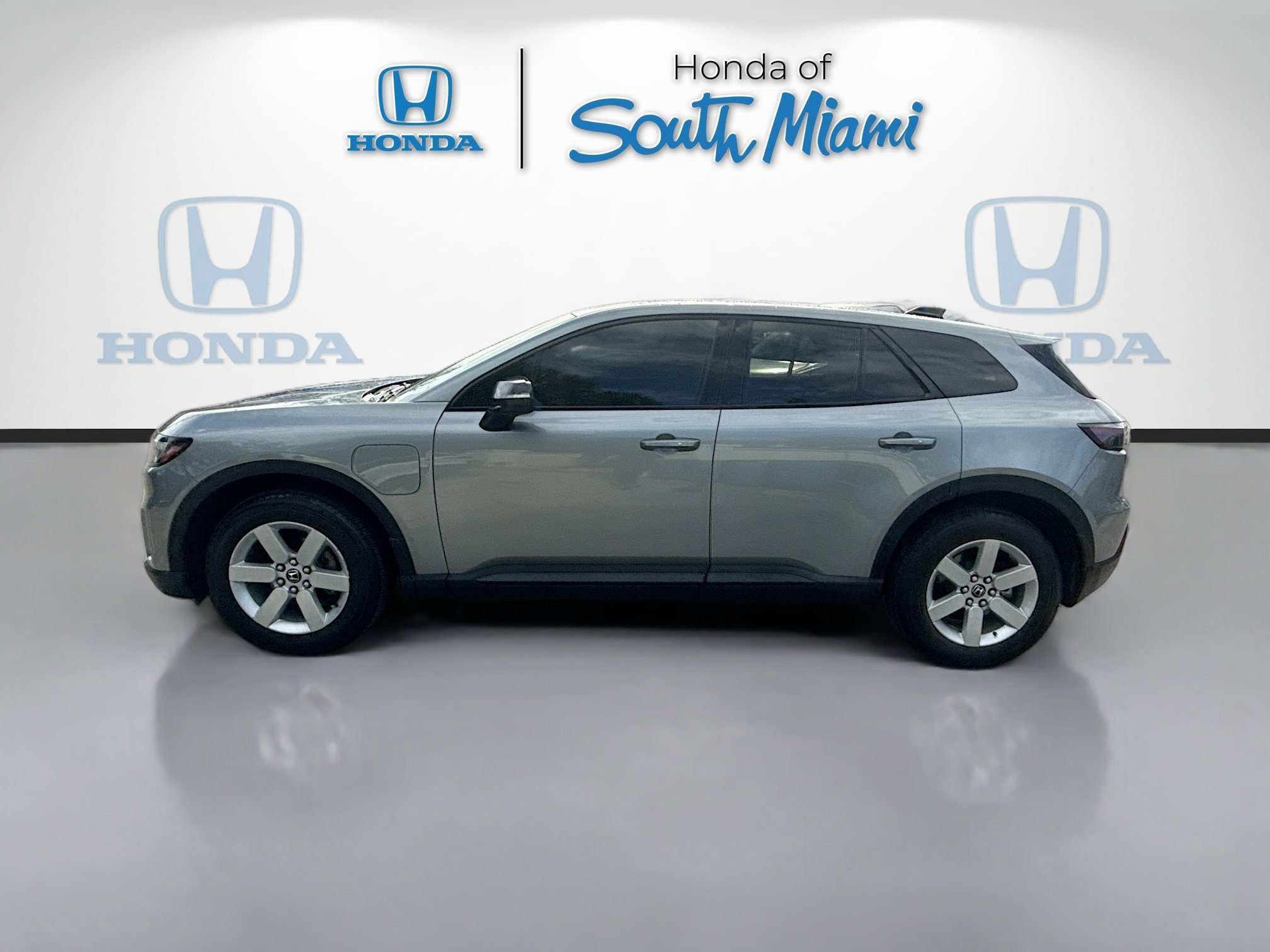 Used 2024 Mercury Silver Metallic Honda EX image 4