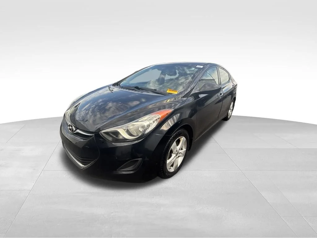 Used 2013 Black Hyundai GLS image 2