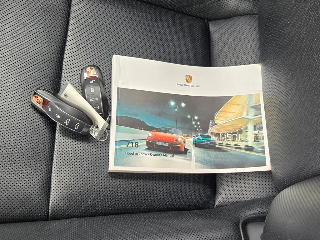 Used 2019 Black Porsche Base image 11