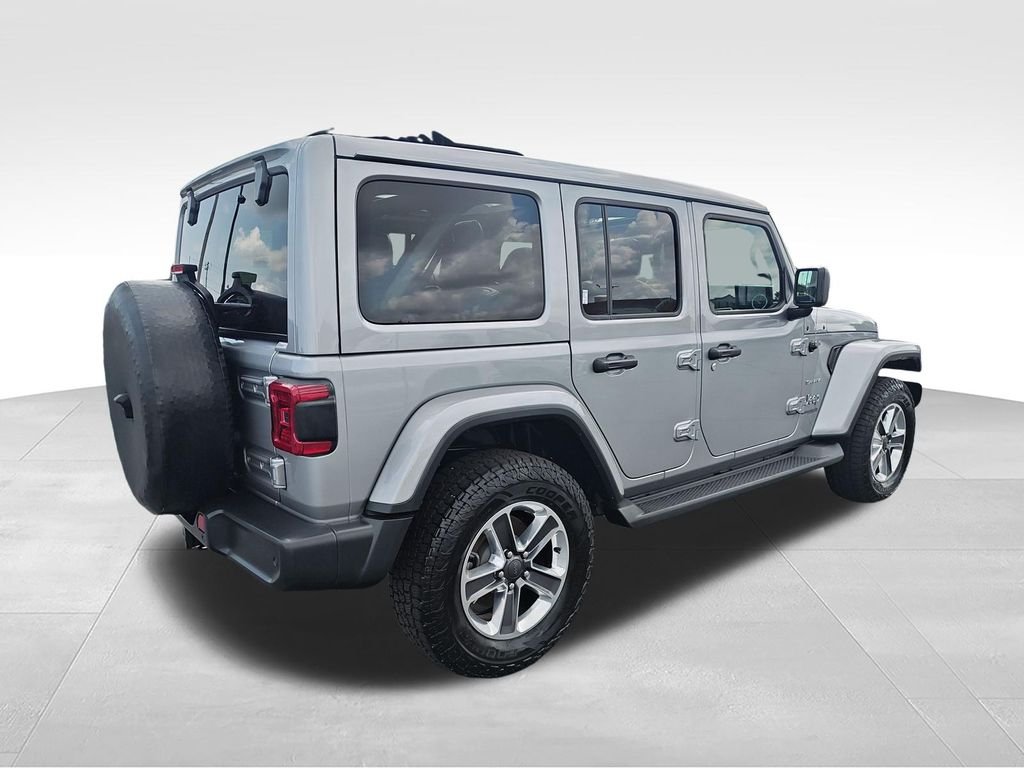 Used 2021 Silver Jeep Unlimited Sahara image 5
