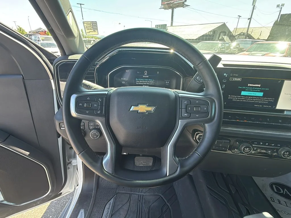 Used 2024 Summit White Chevrolet LT image 16