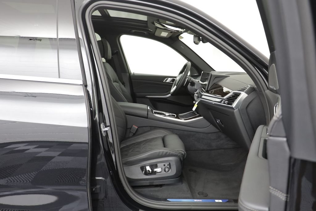 New 2026 Black Sapphire Metallic BMW xDrive40i image 20