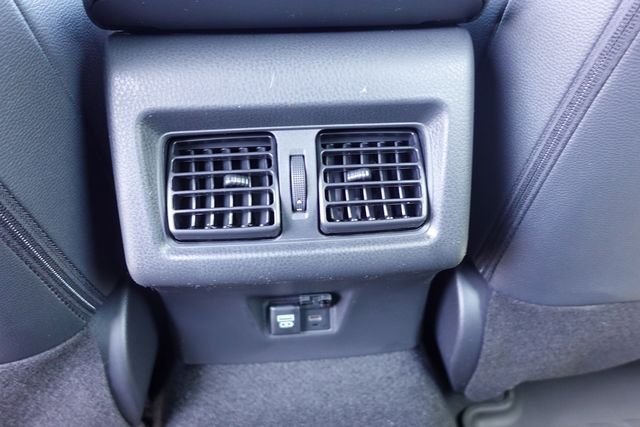 New 2026 Wind Chill Pearl with Midnight Black Metallic roof <sup>1</sup> Toyota  XSE image 27
