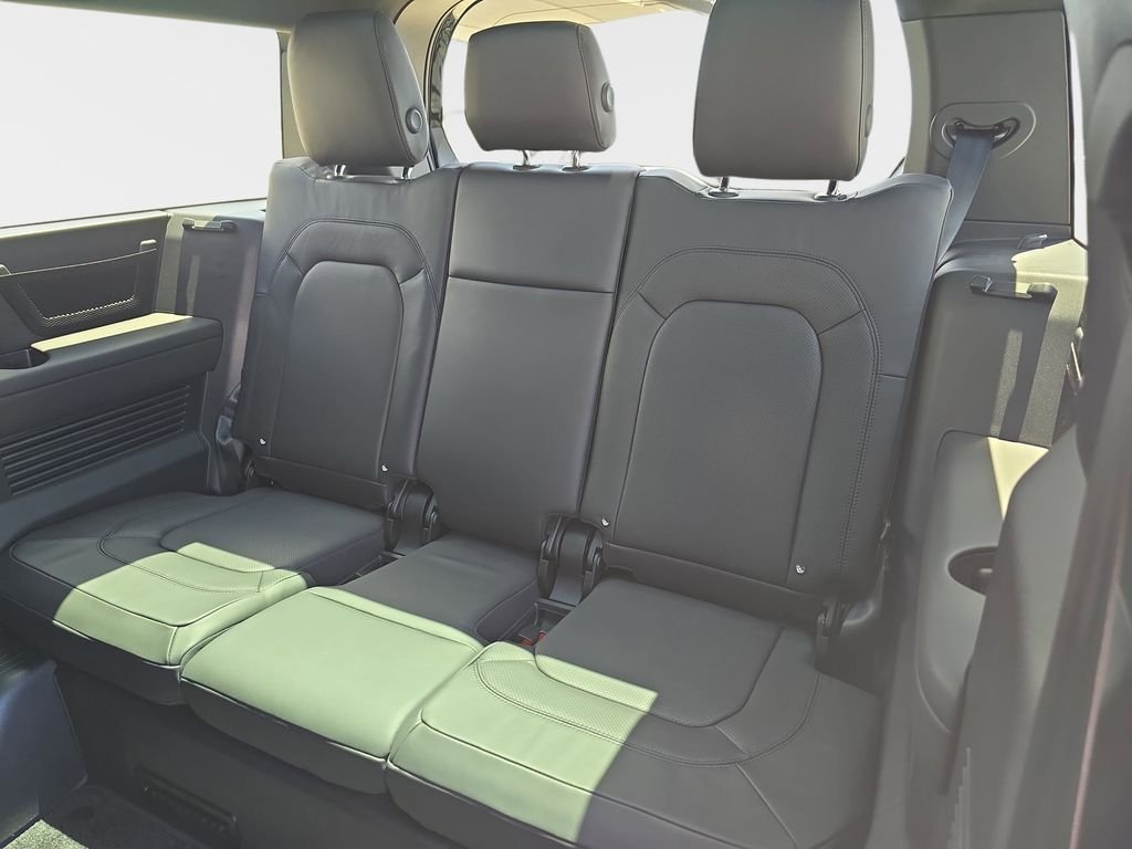 New 2026 Santorini Black Land Rover S image 13